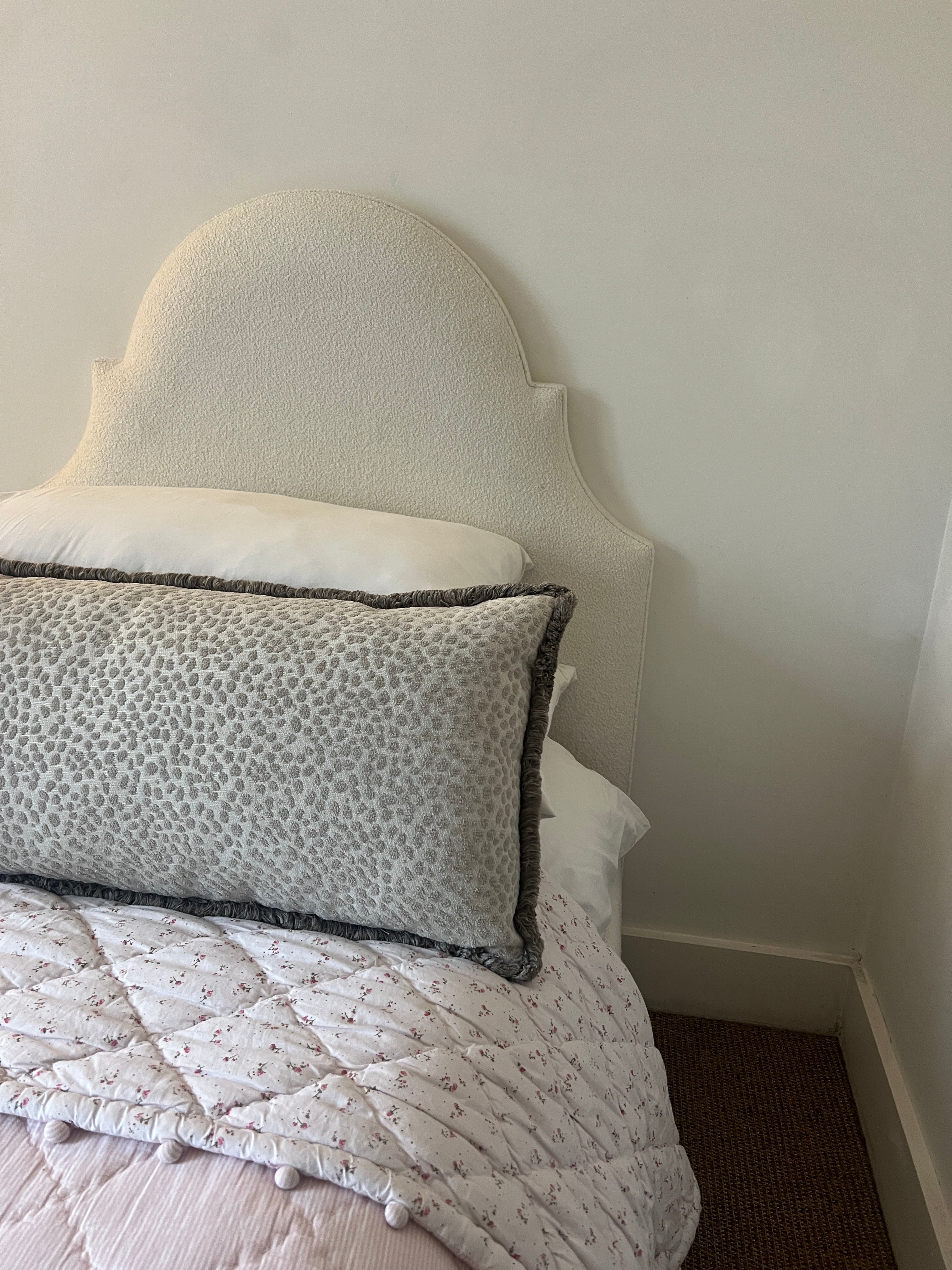 Nala bed in Chase Erwin Boucle