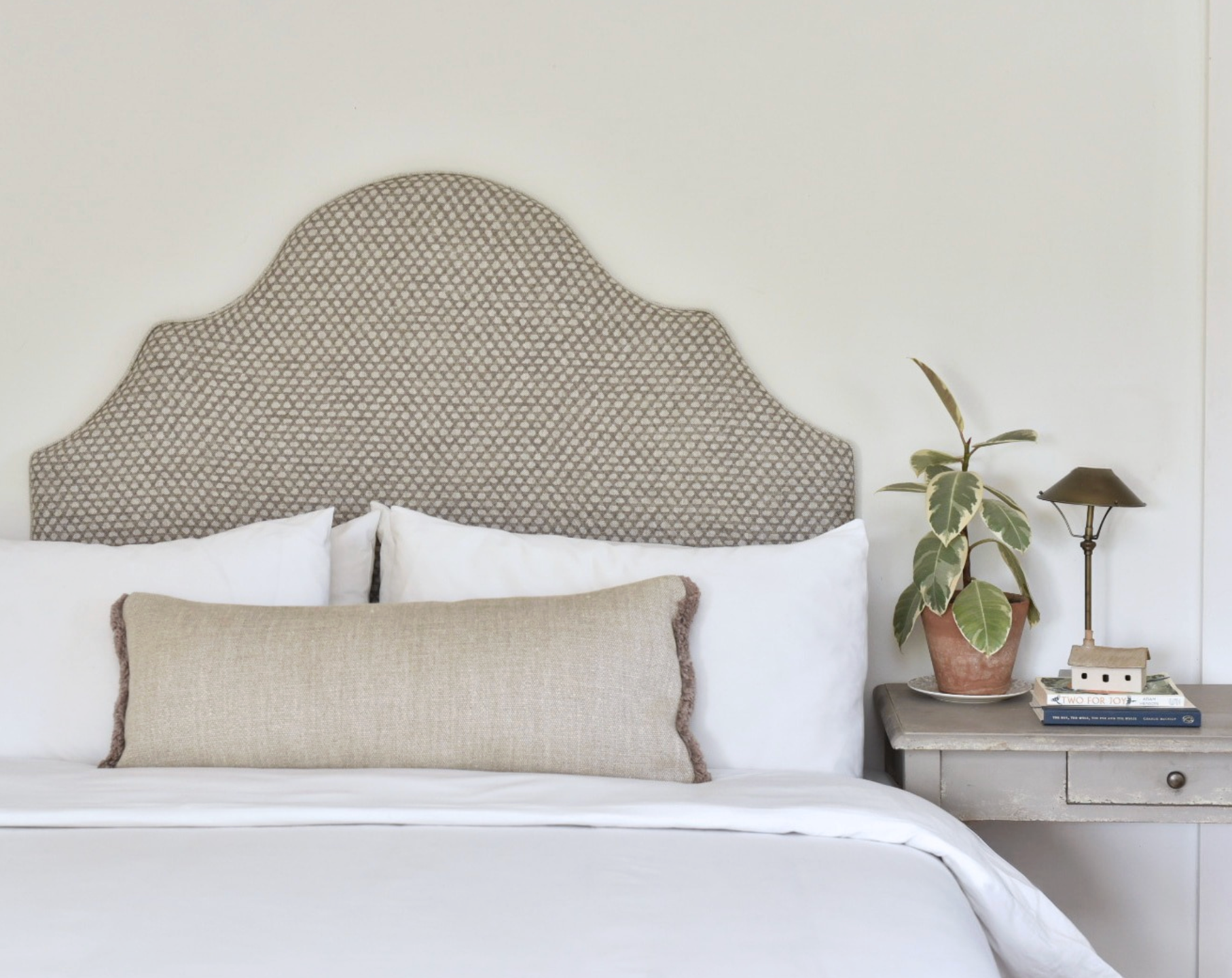 Headboard in Fermoie Wicker