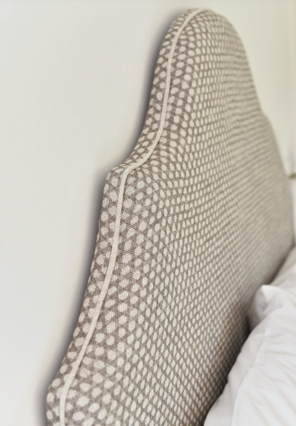Headboard in Fermoie Wicker