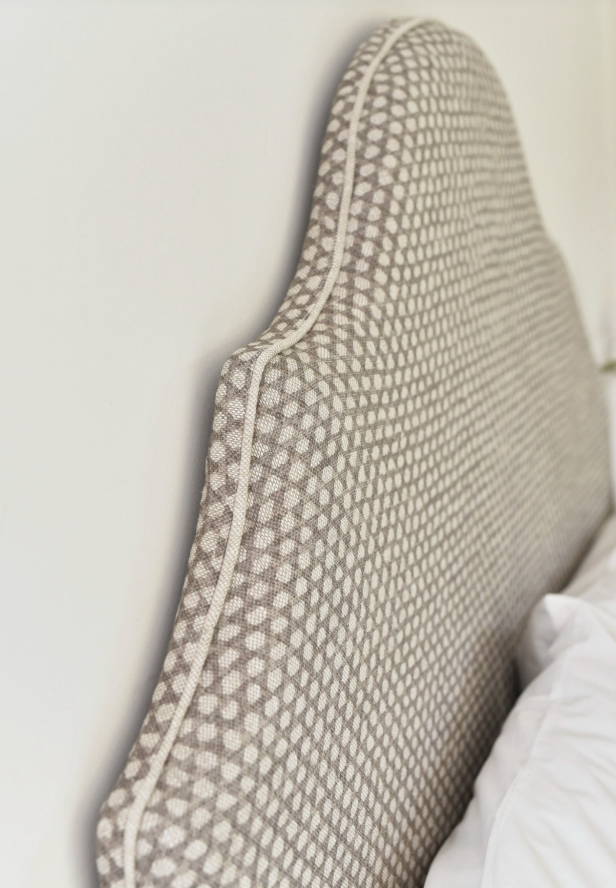 Headboard in Fermoie Wicker