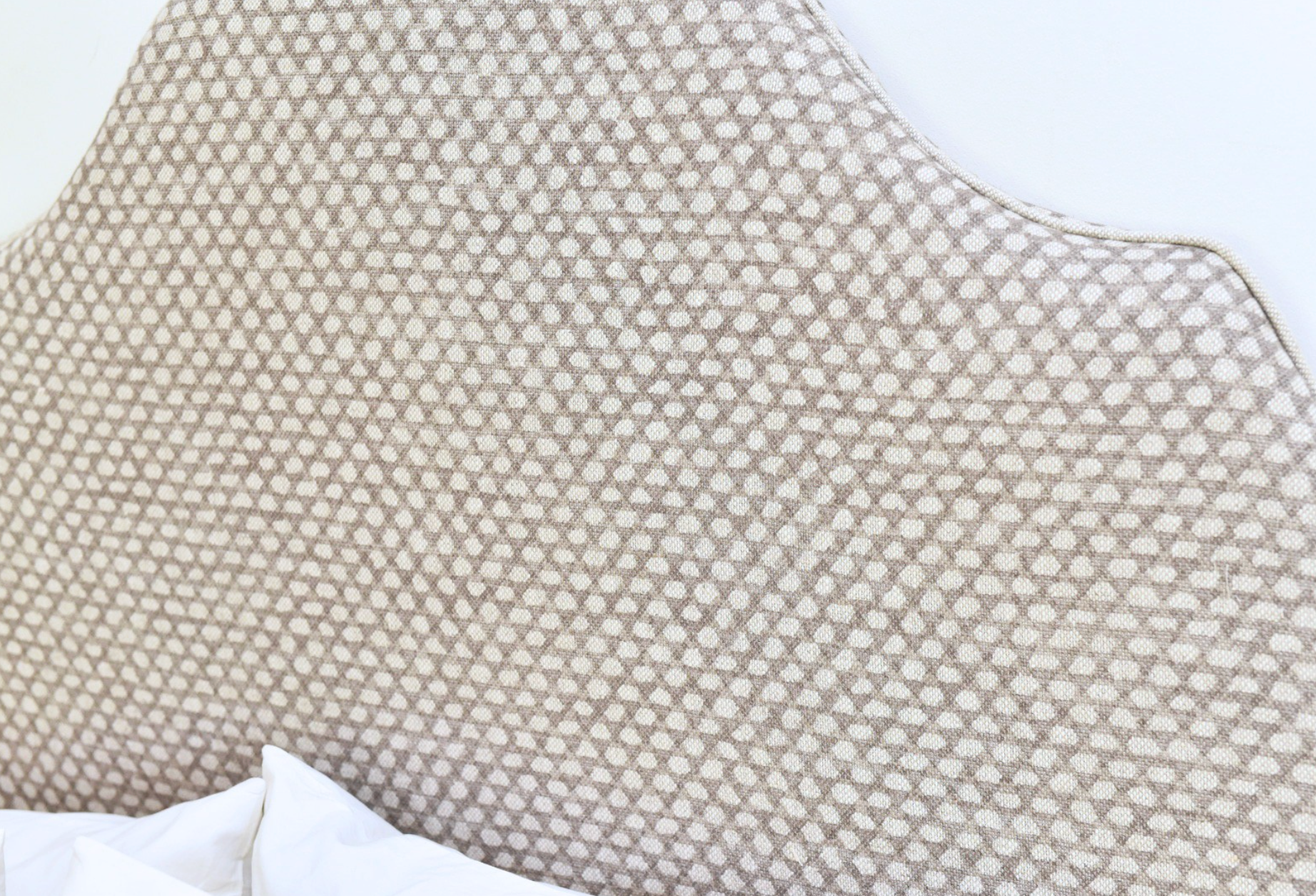 Headboard in Fermoie Wicker