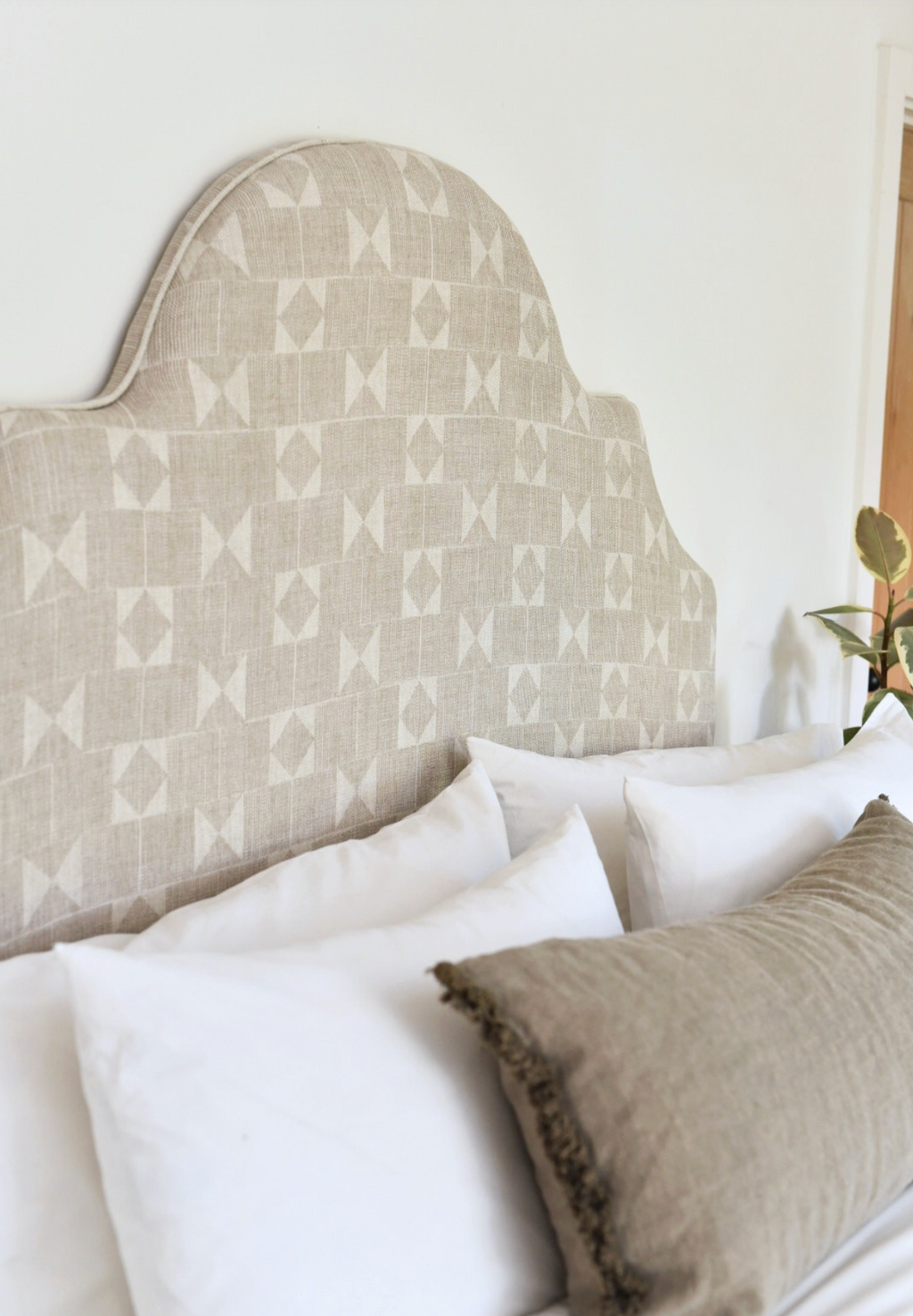 Headboard in Fermoie Flag