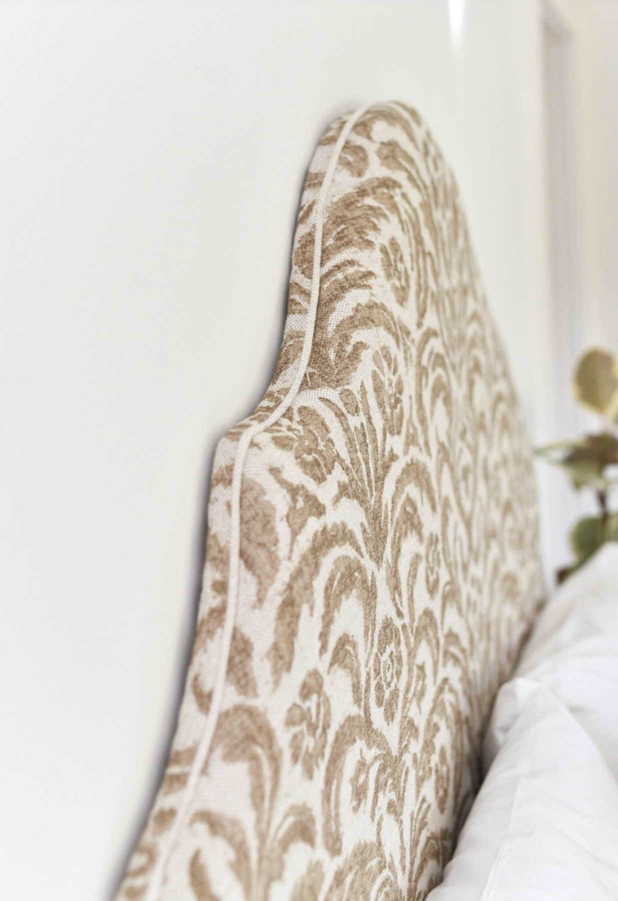 Headboard in Fermoie Marlborough