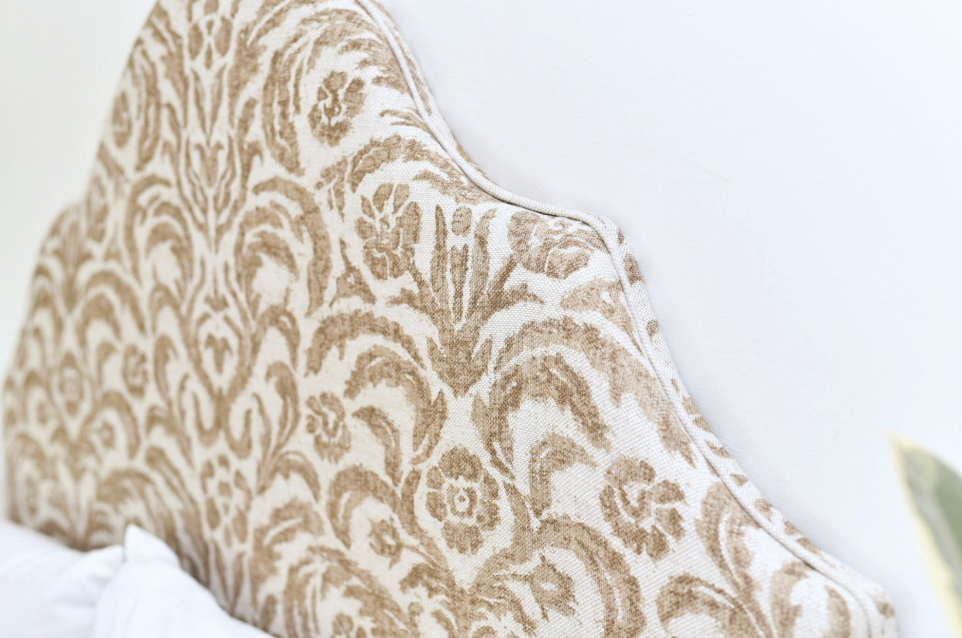 Headboard in Fermoie Marlborough